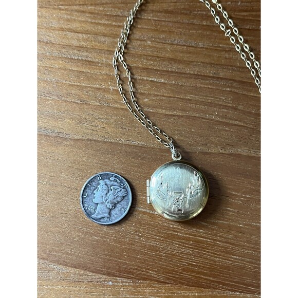 Vintage Gold Filled Etched Round Photo Locket Pendant Necklace - Picture 6 of 6